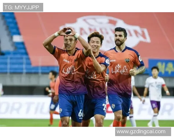 汉密尔顿与基尔马比赛直播全程回顾精彩瞬间与赛后分析