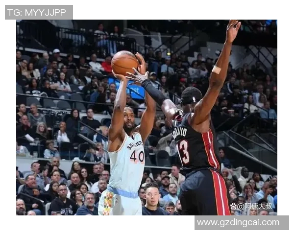 热火与马刺精彩对决回放NBA经典瞬间重温与分析