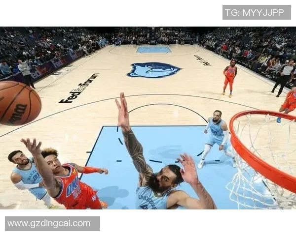 灰熊队与尼克斯队激战正酣谁能在这场对决中笑到最后 灰熊队与尼克斯队激战正酣谁能在这场对决中笑到最后