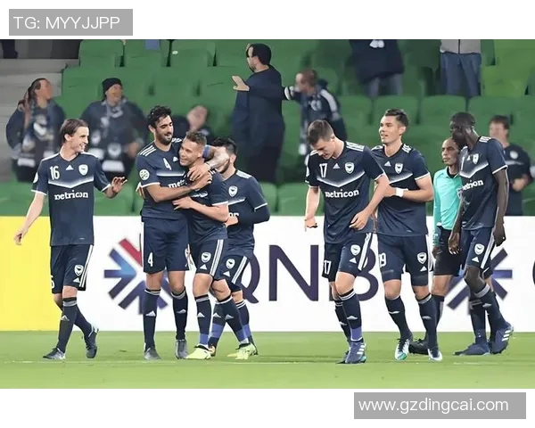 谢菲尔德与伊普斯维奇的激烈对决展现英冠足球的魅力与精彩瞬间